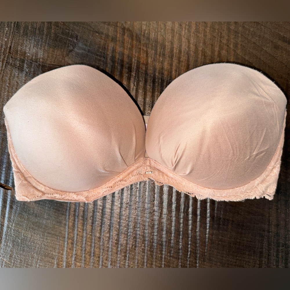 VS Strapless Nude Bra